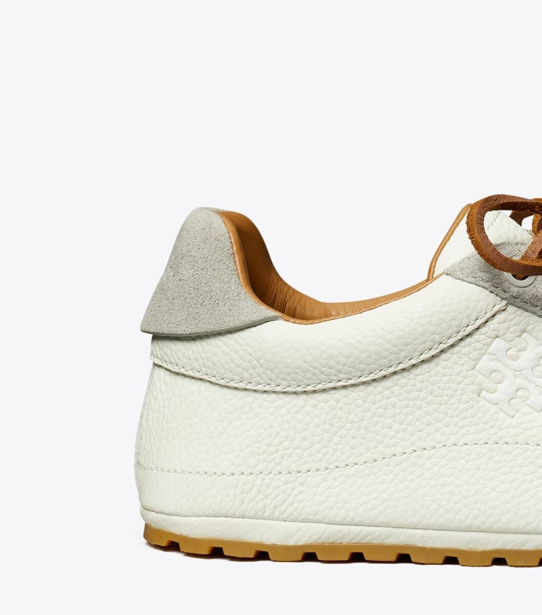 Field Sneaker angle 3